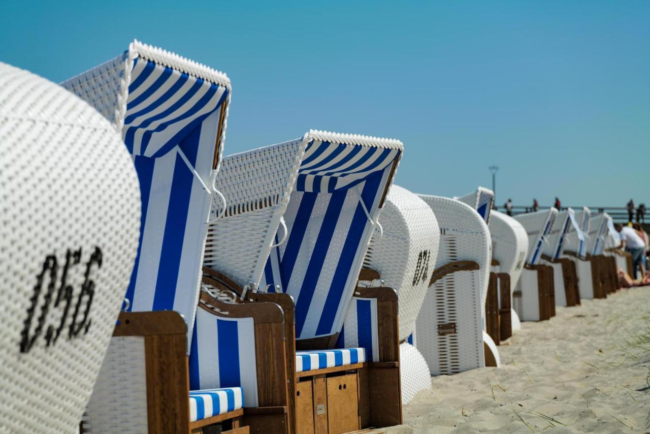 Ferienwohnungen Meerfarbig Zingst - Haustierfrei -Terrasse Mit Strandkorb Oder Balkon - E-Ladesaeule - Parkplatz - Wlan - Fahrradschuppen - Waschtrockner - Ruhig Und Zentral - Nichtraucher 外观 照片