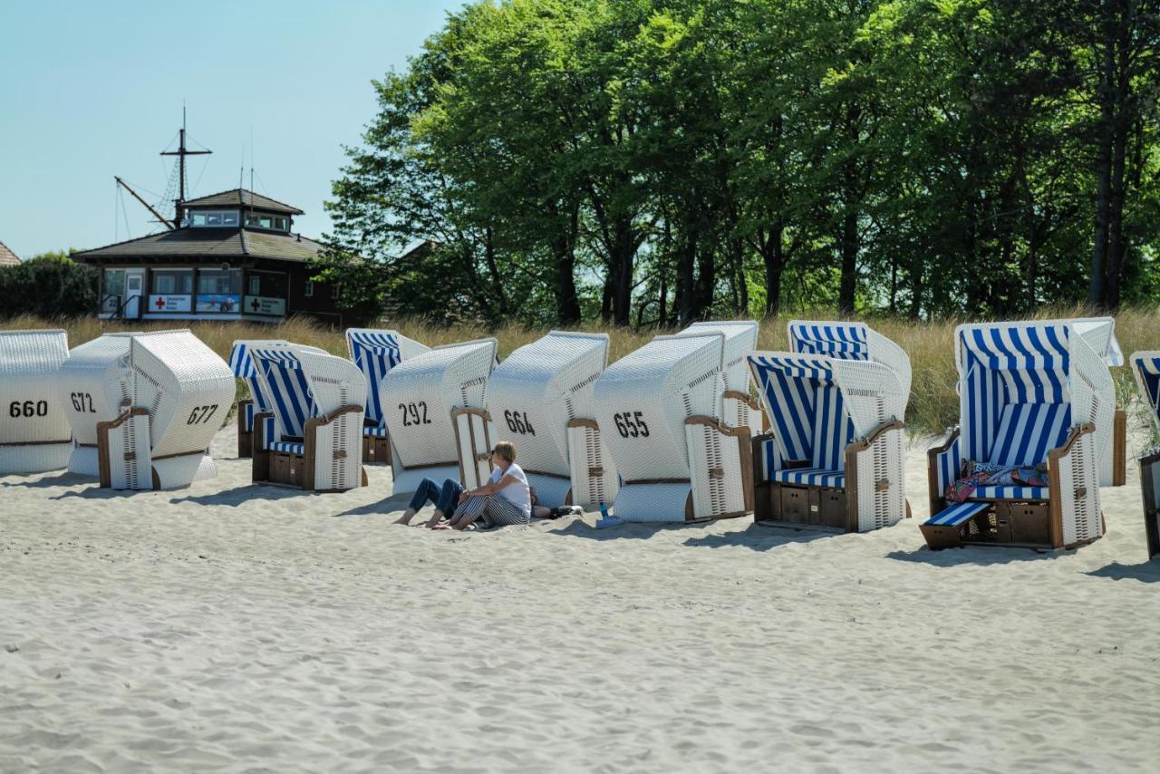 Ferienwohnungen Meerfarbig Zingst - Haustierfrei -Terrasse Mit Strandkorb Oder Balkon - E-Ladesaeule - Parkplatz - Wlan - Fahrradschuppen - Waschtrockner - Ruhig Und Zentral - Nichtraucher 外观 照片