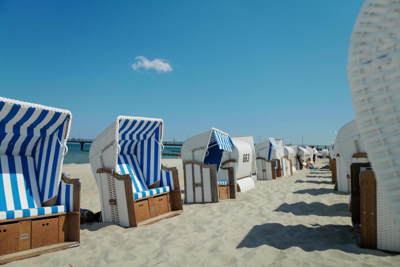 Ferienwohnungen Meerfarbig Zingst - Haustierfrei -Terrasse Mit Strandkorb Oder Balkon - E-Ladesaeule - Parkplatz - Wlan - Fahrradschuppen - Waschtrockner - Ruhig Und Zentral - Nichtraucher 外观 照片