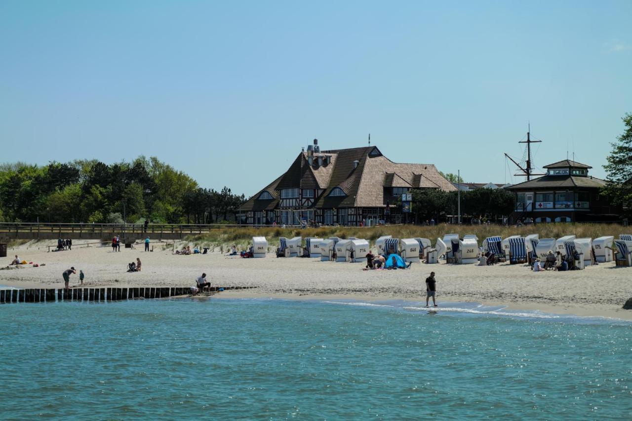 Ferienwohnungen Meerfarbig Zingst - Haustierfrei -Terrasse Mit Strandkorb Oder Balkon - E-Ladesaeule - Parkplatz - Wlan - Fahrradschuppen - Waschtrockner - Ruhig Und Zentral - Nichtraucher 外观 照片