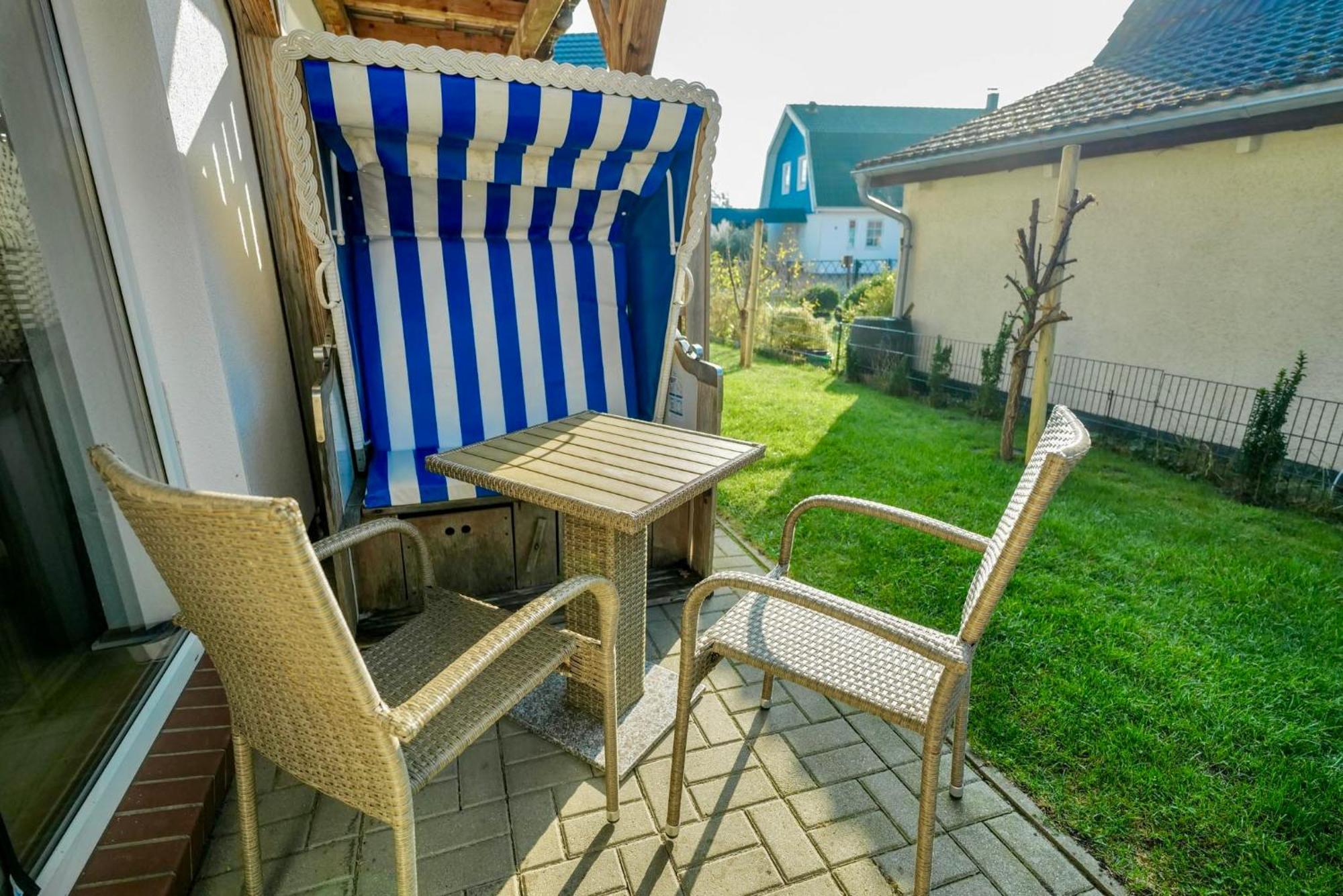 Ferienwohnungen Meerfarbig Zingst - Haustierfrei -Terrasse Mit Strandkorb Oder Balkon - E-Ladesaeule - Parkplatz - Wlan - Fahrradschuppen - Waschtrockner - Ruhig Und Zentral - Nichtraucher 外观 照片